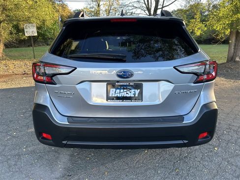 Certified 2025 Subaru Outback Premium image 7