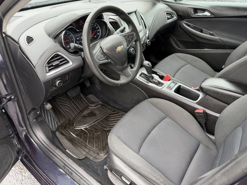 Used 2016 Chevrolet Cruze LT w/ Convenience Package FWD image 9