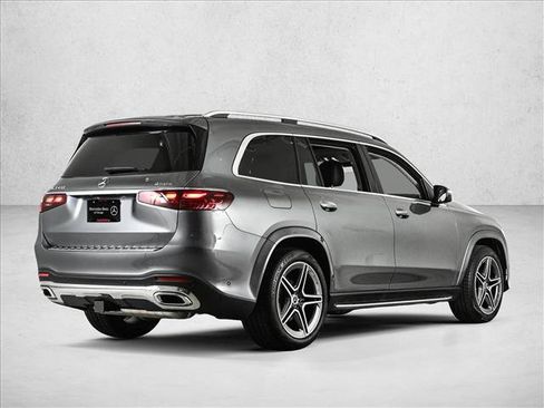 Used 2026 Mercedes-Benz GLS 450 4MATIC w/ AMG Line Exterior image 5