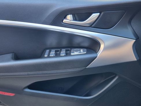 Used 2023 Genesis G70 2.0T image 24