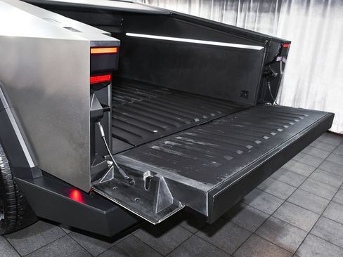 Used 2025 Tesla Cybertruck AWD Crew Cab image 86
