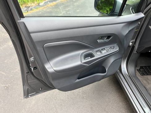 Used 2025 Nissan Versa SV w/ Trunk Package FWD image 12