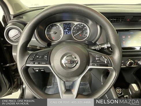 Used 2021 Nissan Kicks S image 37