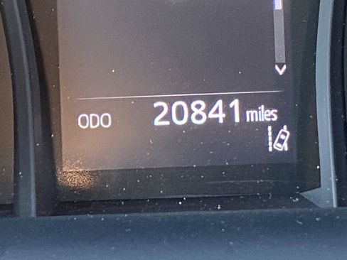 Used 2024 Toyota Camry SE image 12