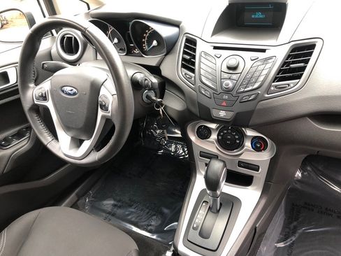 Used 2015 Ford Fiesta SE image 24