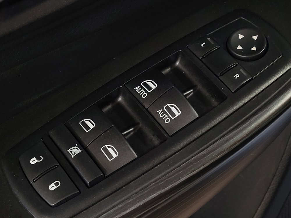 Used 2014 Jeep Cherokee Limited w/ Luxury Group FWD image 27