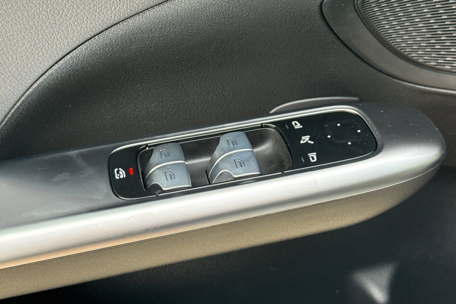 Used 2026 Mercedes-Benz C 300 Sedan image 12