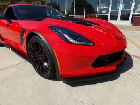 Used 2016 Chevrolet Corvette Z06 w/ 3LZ Preferred Equipment Group RWD image 3