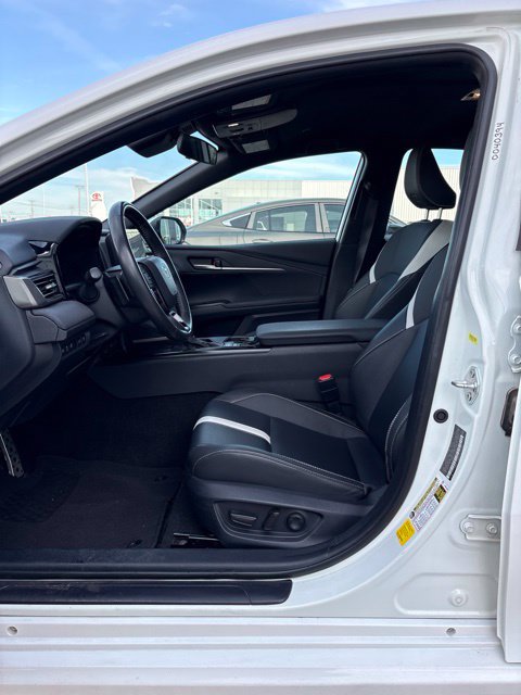 Used 2025 Toyota Camry SE FWD image 5