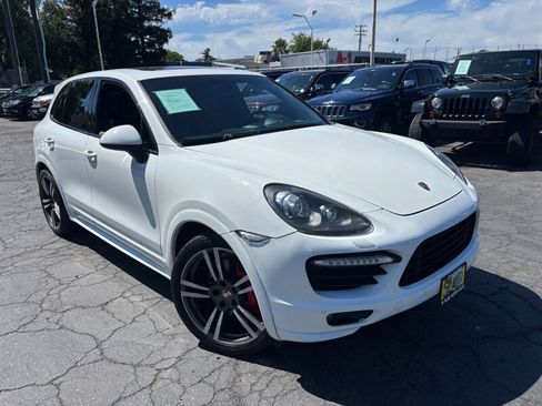 Used 2013 Porsche Cayenne GTS AWD/4WD image 2