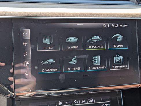 Used 2024 Audi Q8 e-tron Premium Plus w/ Premium Plus Package AWD/4WD image 28