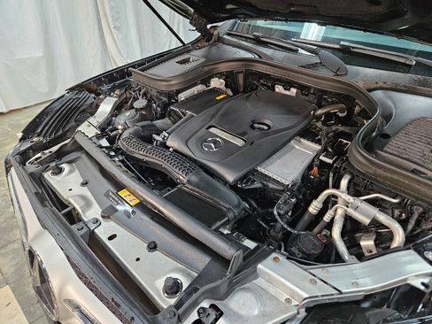 Used 2019 Mercedes-Benz GLC 300 4MATIC image 7