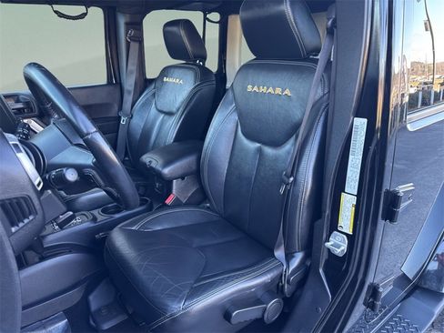 Used 2015 Jeep Wrangler Unlimited Sahara w/ Dual Top Group image 10