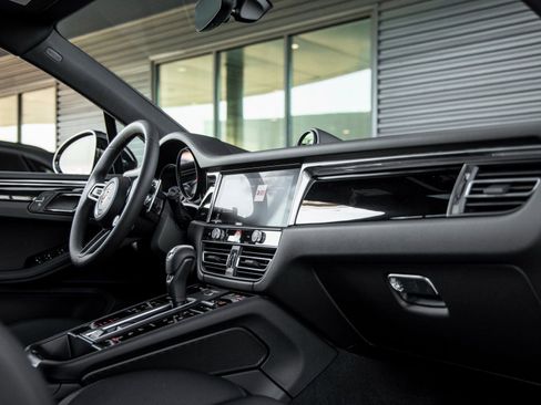 Used 2026 Porsche Macan S image 44