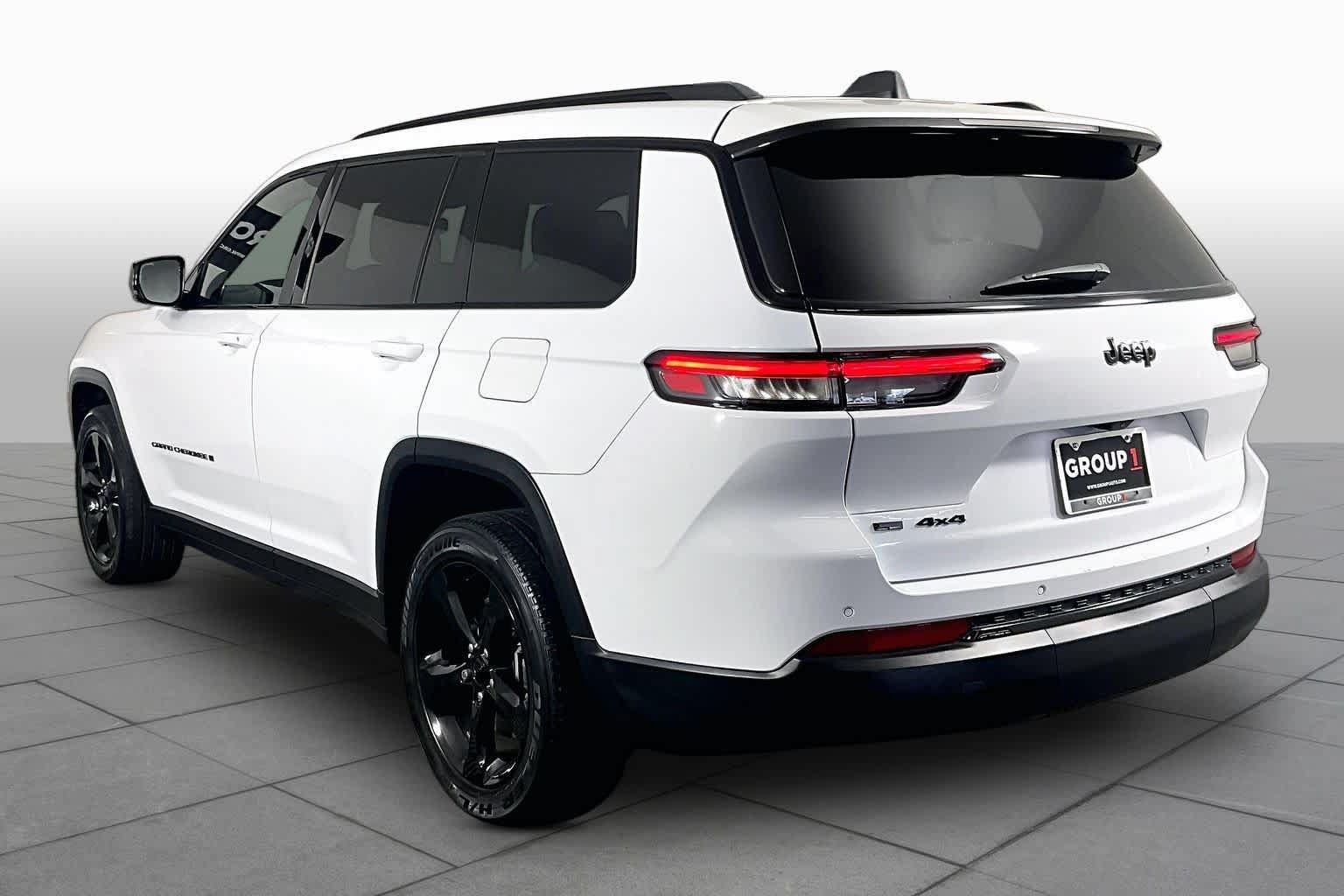 Used 2021 Jeep Grand Cherokee L Laredo AWD/4WD image 11