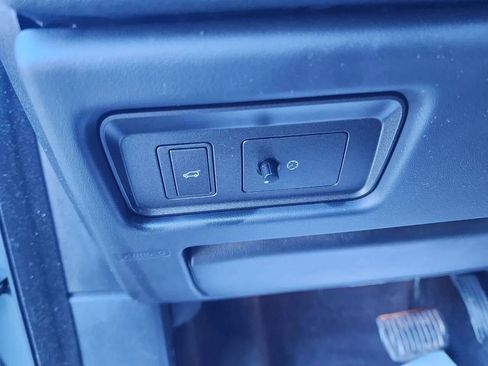 Used 2017 Land Rover Range Rover Evoque SE Premium image 19