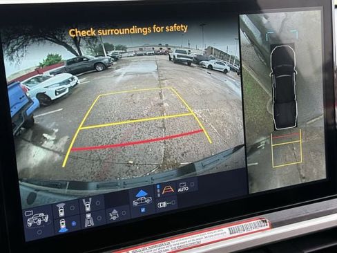 Used 2024 Toyota Tacoma Limited w/ Limited Package (LT) image 16