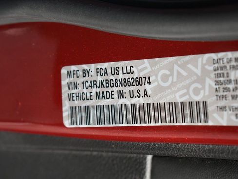 Used 2022 Jeep Grand Cherokee L Limited AWD/4WD image 34