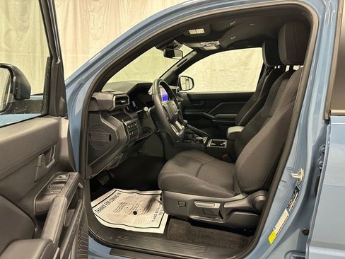 Used 2025 Toyota 4Runner SR5 image 10