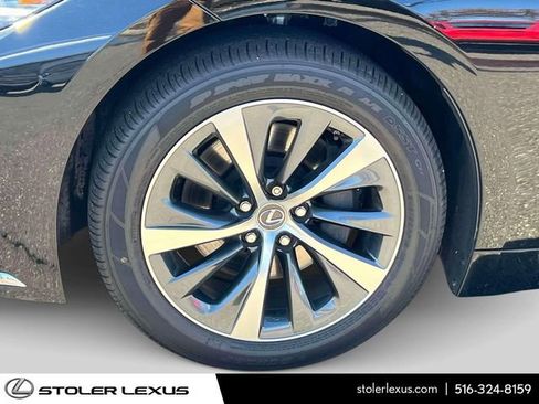 Used 2022 Lexus LS 500 AWD w/ Accessory Package (Z2) image 9