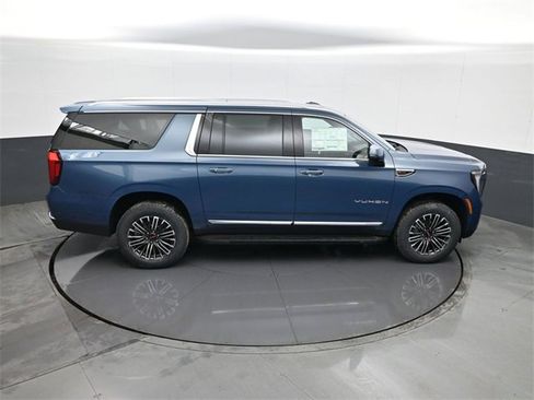 New 2026 GMC Yukon XL Elevation image 17