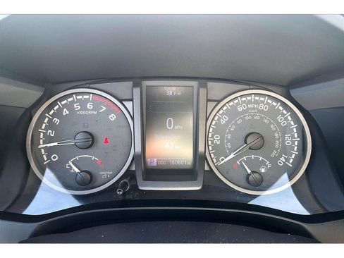 Used 2016 Toyota Tacoma SR5 image 22