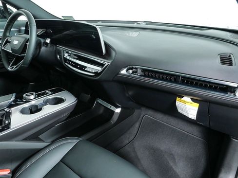 Certified 2024 Cadillac Lyriq Tech RWD image 23