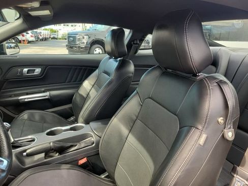 Used 2022 Ford Mustang GT Premium w/ Black Accent Package RWD image 10