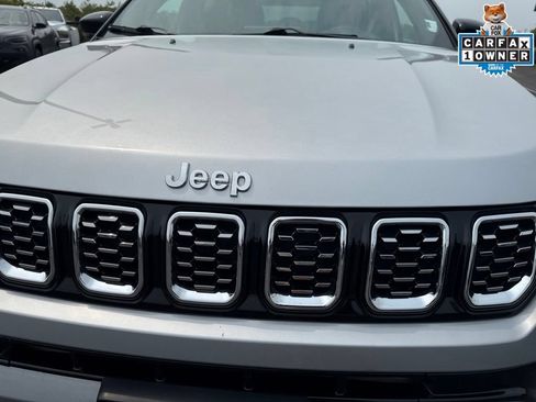 Used 2025 Jeep Compass Limited AWD/4WD image 10