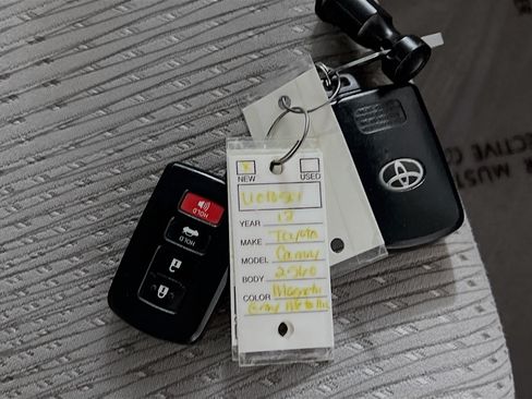 Used 2012 Toyota Camry XLE w/ Convenience Pkg FWD image 36