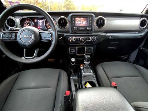 Used 2021 Jeep Gladiator Sport AWD/4WD image 15