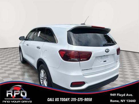 Used 2019 Kia Sorento AWD image 3