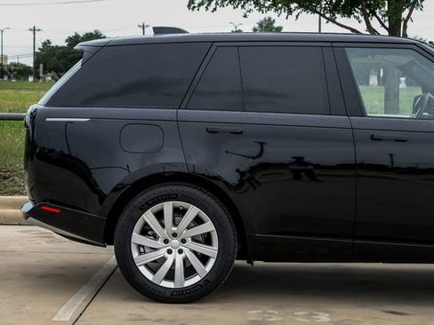 Used 2024 Land Rover Range Rover SE AWD/4WD image 8