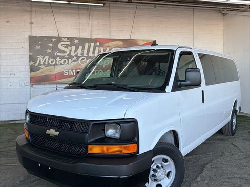 Used 2017 Chevrolet Express 3500 LS image 1