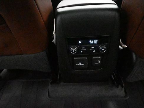 Used 2019 Buick Enclave Avenir w/ Avenir Technology Package AWD/4WD image 20
