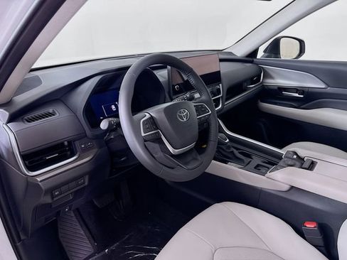 New 2026 Toyota Grand Highlander AWD image 9