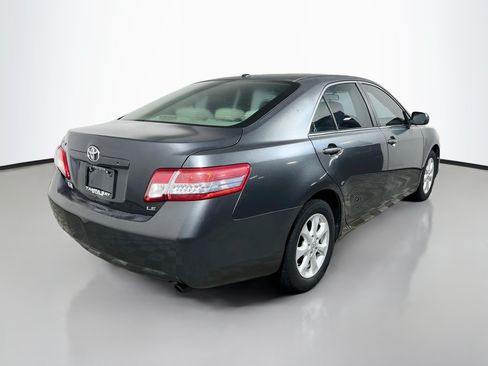 Used 2011 Toyota Camry LE w/ LE Extra-Value Pkg FWD image 4