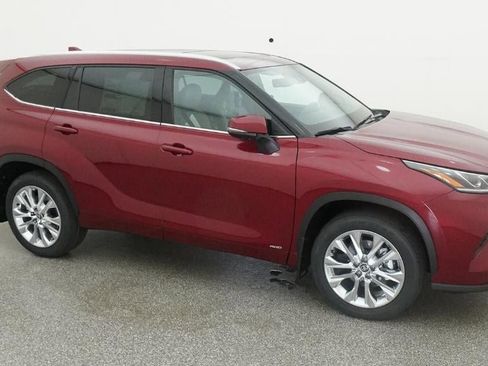 New 2026 Toyota Highlander Limited AWD/4WD image 12