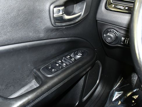 Used 2020 Jeep Compass Latitude image 33