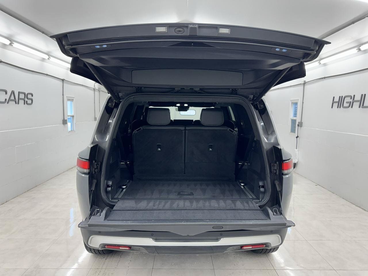 Used 2022 Rivian R1S Launch Edition Quad AWD/4WD image 8
