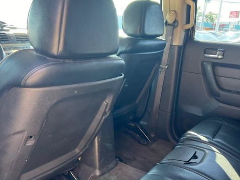 Used 2006 HUMMER H3 AWD/4WD image 6