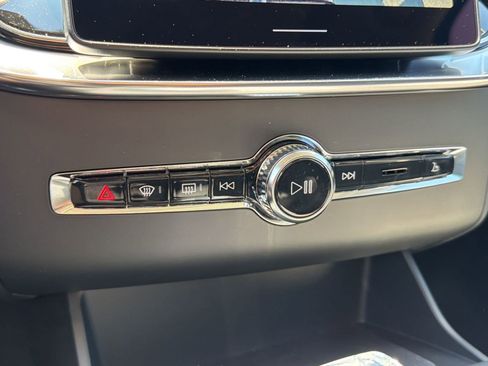 New 2026 Volvo XC90 B6 Ultra w/ Protection Package image 18