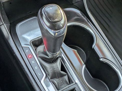 Used 2019 Chevrolet Equinox LT w/ Driver Convenience Package image 20