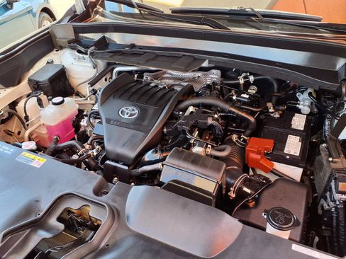 Certified 2024 Toyota Grand Highlander AWD image 8