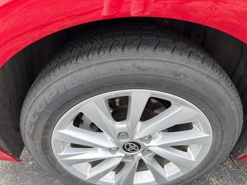 Used 2024 Toyota Camry LE w/ Convenience Package FWD image 5