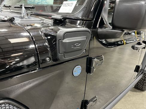 Used 2023 Jeep Wrangler Unlimited image 10