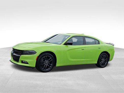 Used 2019 Dodge Charger SXT w/ Blacktop Package image 3