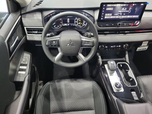 New 2026 Mitsubishi Outlander ES FWD image 14