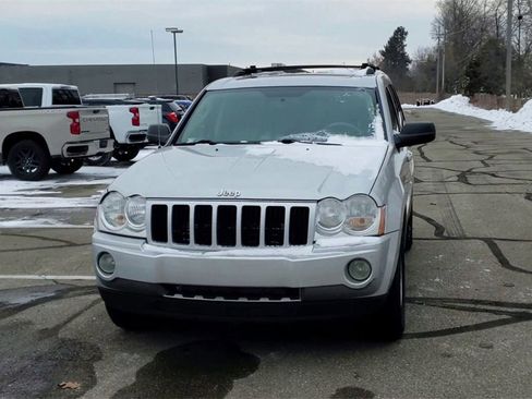 Used 2007 Jeep Grand Cherokee Laredo image 3