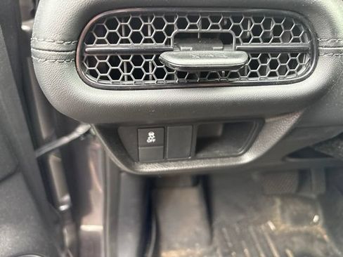 Used 2024 Honda HR-V LX image 10
